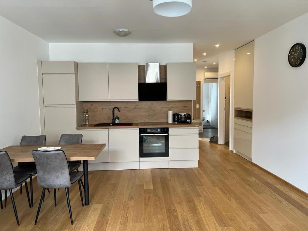 וינה New Central Apartments Westbahnhof מראה חיצוני תמונה